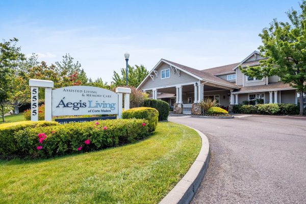 The outside front entrance of Aegis Living Corte Madera