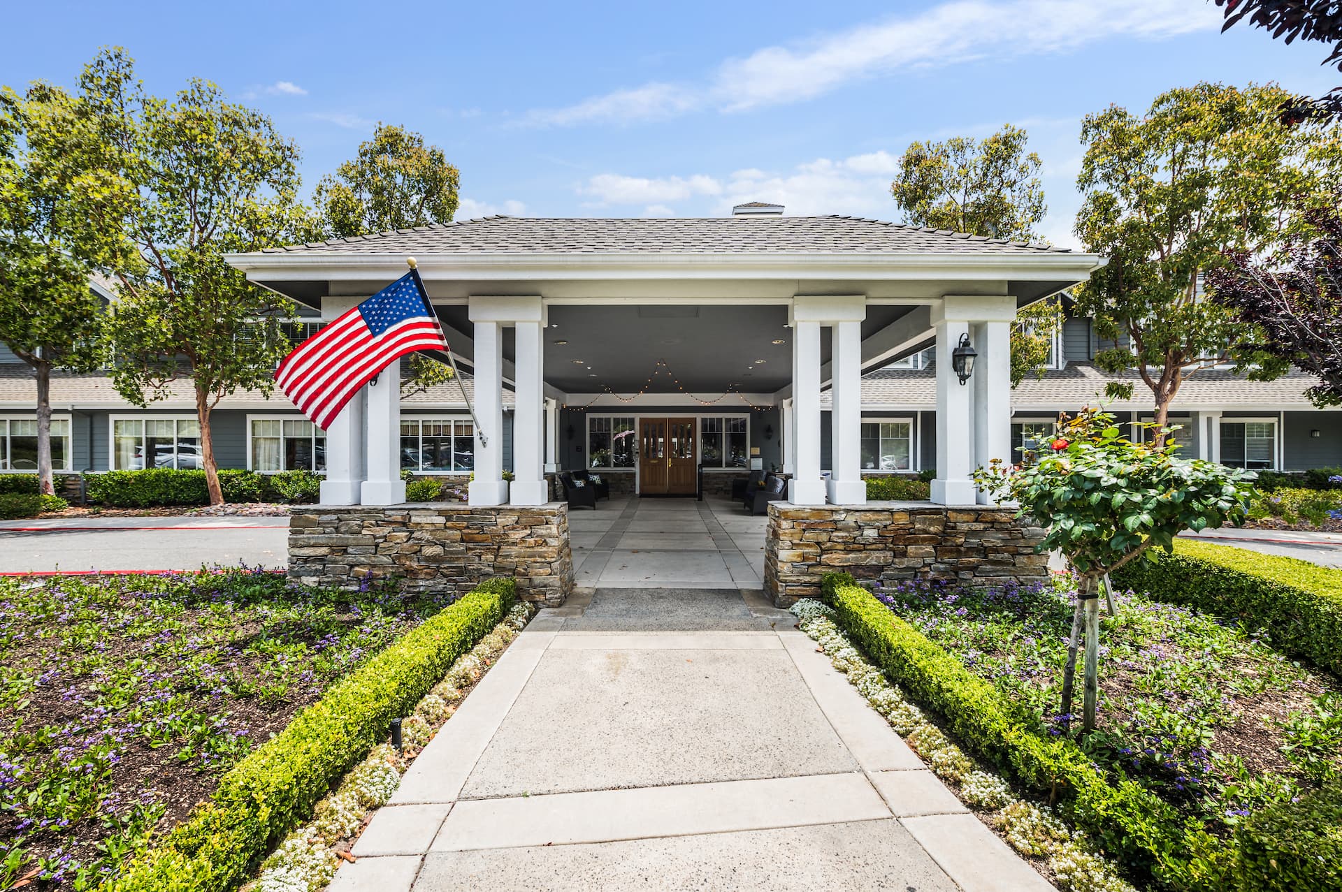 The main entrance of Aegis Living Laguna Niguel