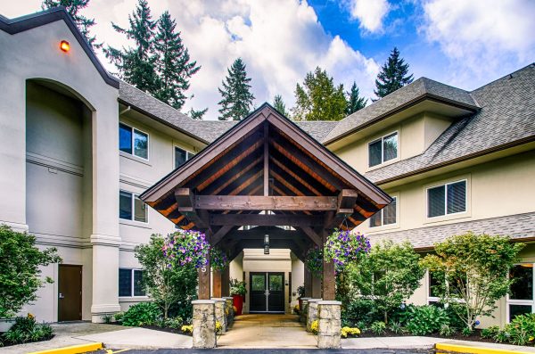 The main entrance of Aegis Living Marymoor